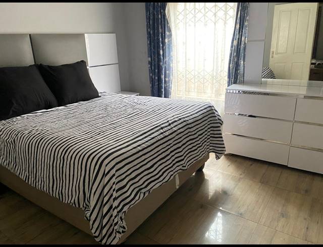 3 BEDROOM HOUSE FOR SALE IN STRETFORD